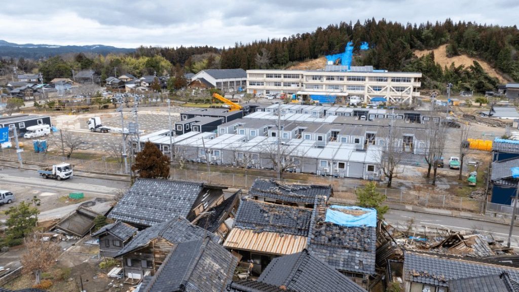 令和6年能登半島地震での仮設住宅建設中の様子